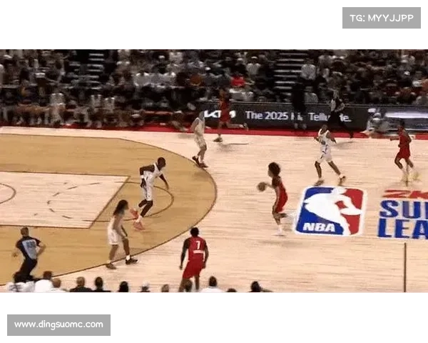 《NBA 2K16》跳步上篮动态图教程 《NBA 2K16》跳步上篮动态图教程